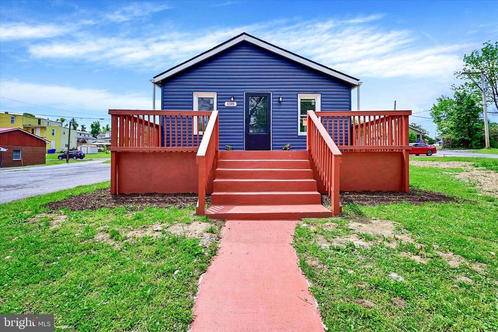 2205 CLAYTON AVE, Harrisburg, PA 17109