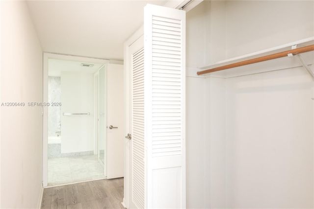 600 Grapetree Dr 8FS, Key Biscayne, FL 33149