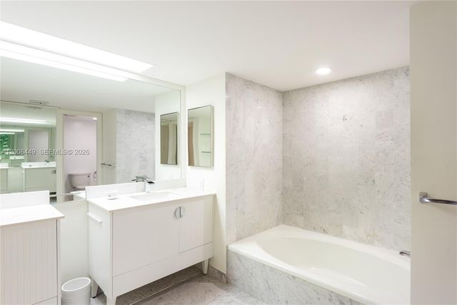 600 Grapetree Dr 8FS, Key Biscayne, FL 33149