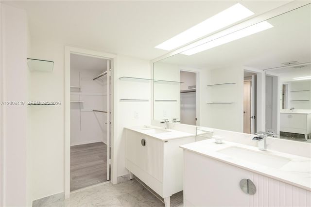 600 Grapetree Dr 8FS, Key Biscayne, FL 33149