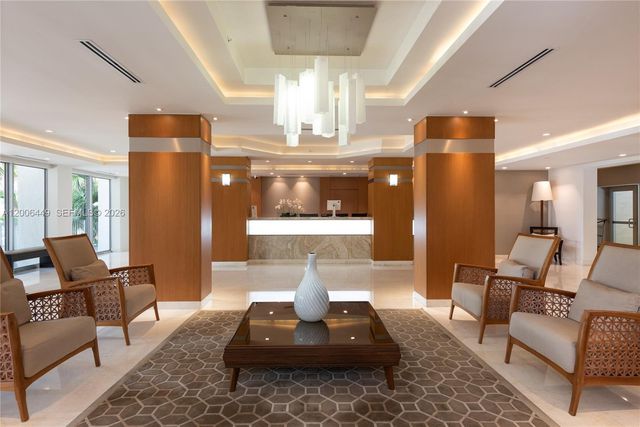 600 Grapetree Dr 8FS, Key Biscayne, FL 33149