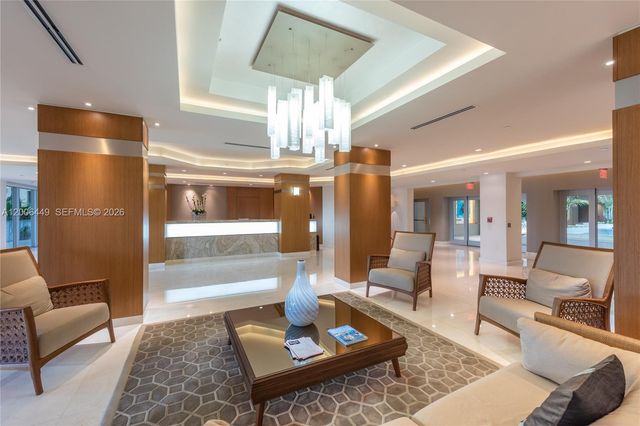 600 Grapetree Dr 8FS, Key Biscayne, FL 33149