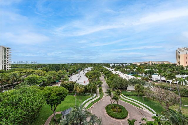 600 Grapetree Dr 8FS, Key Biscayne, FL 33149
