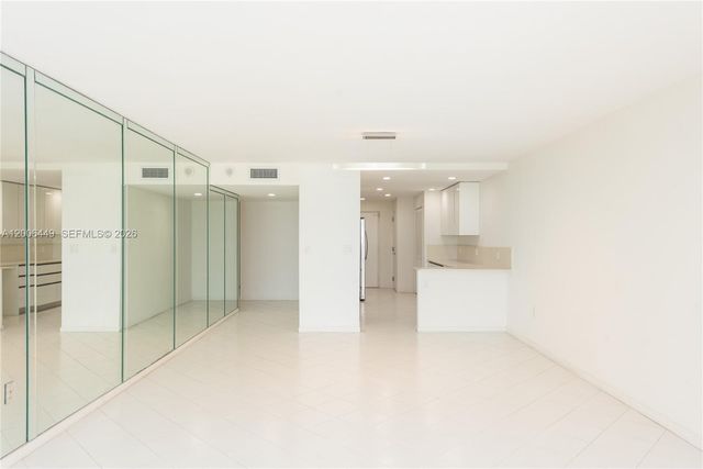 600 Grapetree Dr 8FS, Key Biscayne, FL 33149