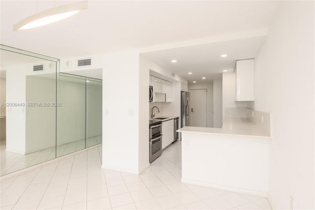 600 Grapetree Dr 8FS, Key Biscayne, FL 33149