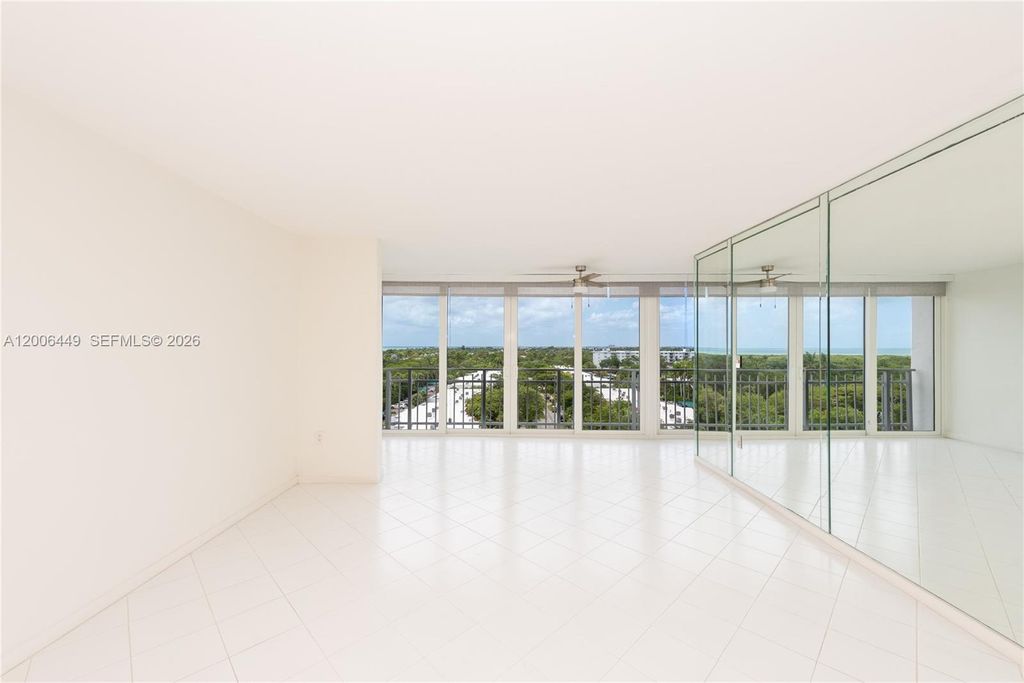 600 Grapetree Dr 8FS, Key Biscayne, FL 33149