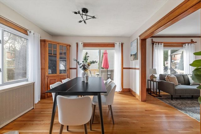 21 Brewster Rd, Worcester, MA 01602