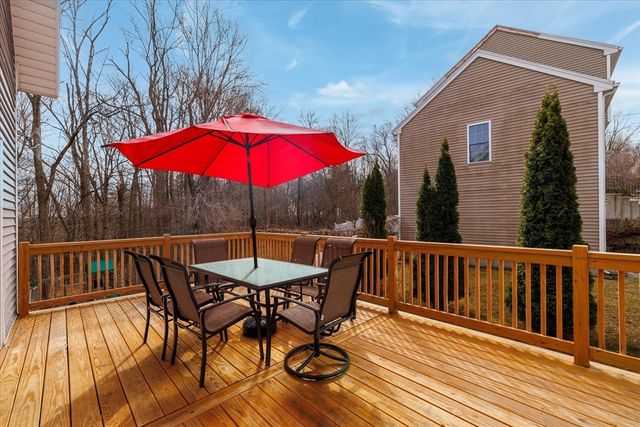 21 Brewster Rd, Worcester, MA 01602