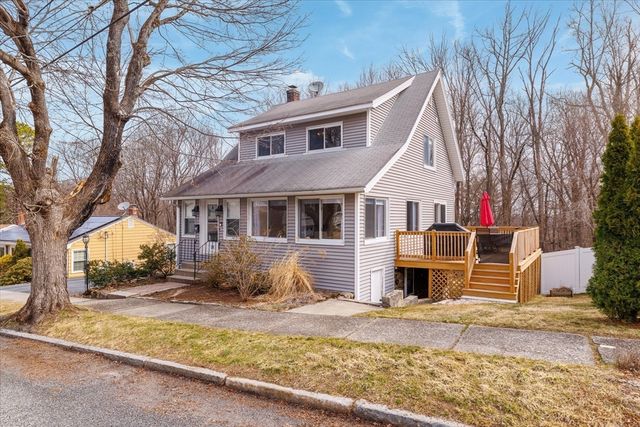 21 Brewster Rd, Worcester, MA 01602