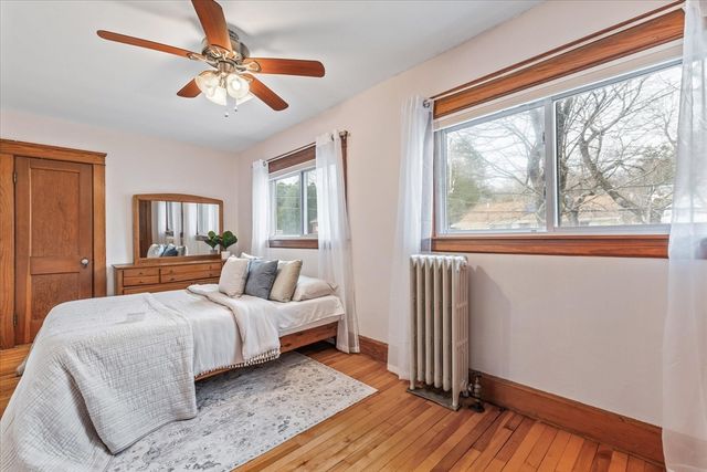 21 Brewster Rd, Worcester, MA 01602