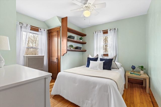 21 Brewster Rd, Worcester, MA 01602