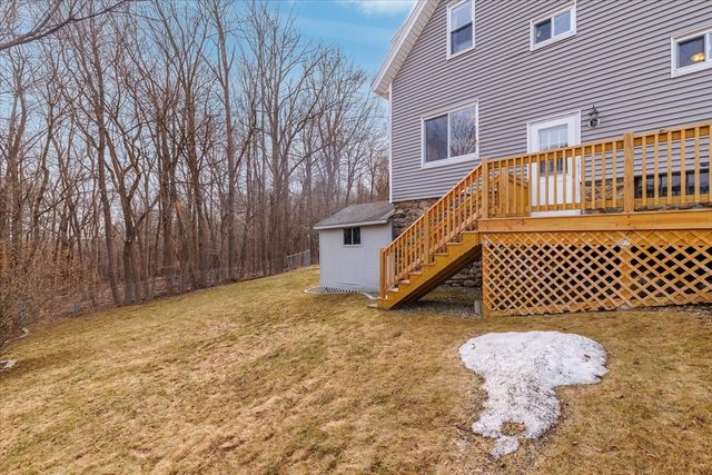 21 Brewster Rd, Worcester, MA 01602