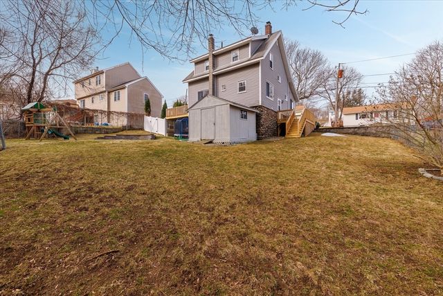 21 Brewster Rd, Worcester, MA 01602