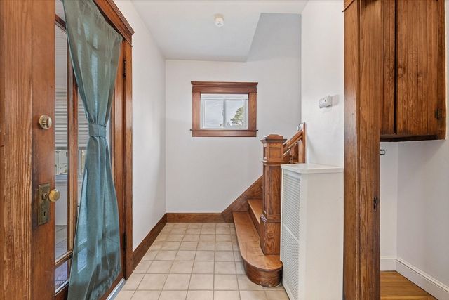 21 Brewster Rd, Worcester, MA 01602