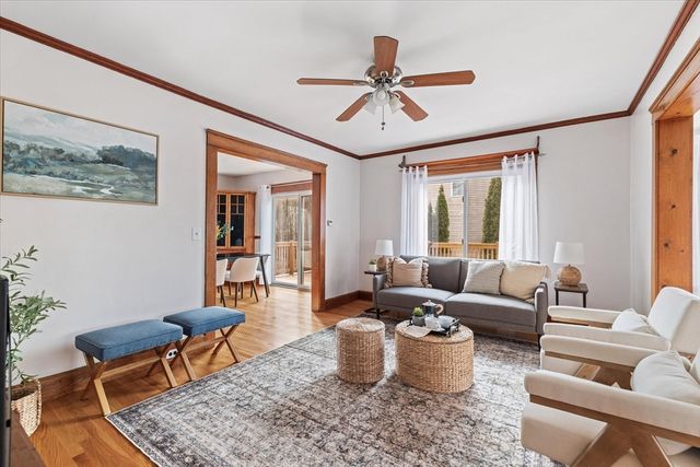 21 Brewster Rd, Worcester, MA 01602