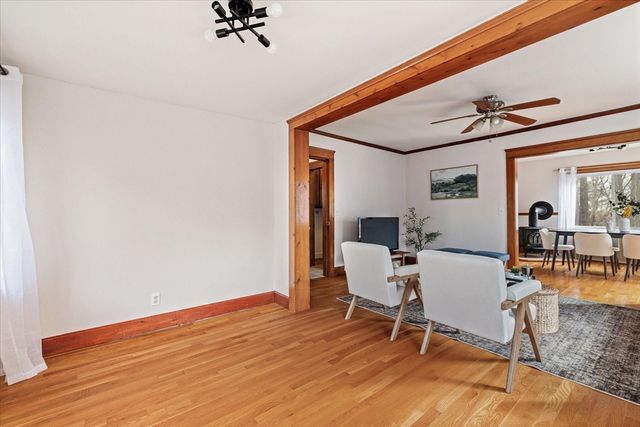 21 Brewster Rd, Worcester, MA 01602