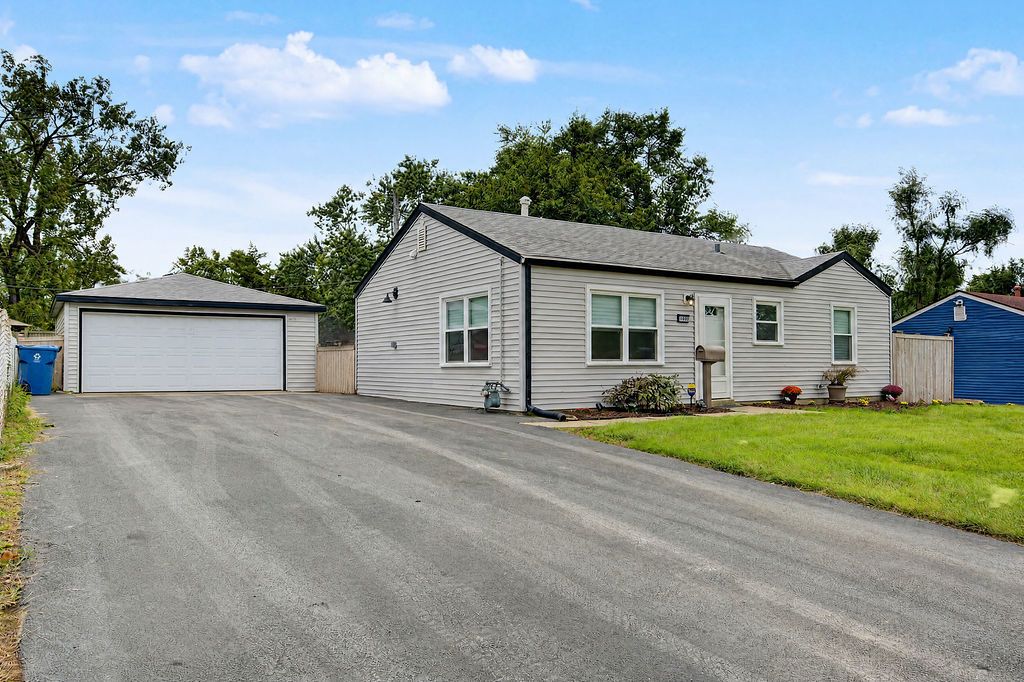 1802 Innercircle Drive, Crest Hill, IL 60403 — photo 2