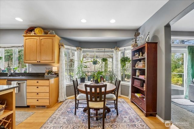 7259 NW Columbine Place, Seabeck, WA 98380