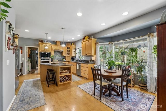 7259 NW Columbine Place, Seabeck, WA 98380