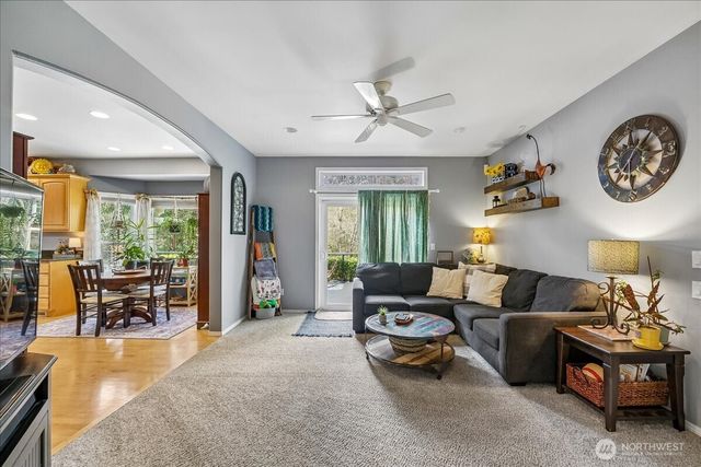 7259 NW Columbine Place, Seabeck, WA 98380