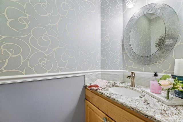 7259 NW Columbine Place, Seabeck, WA 98380