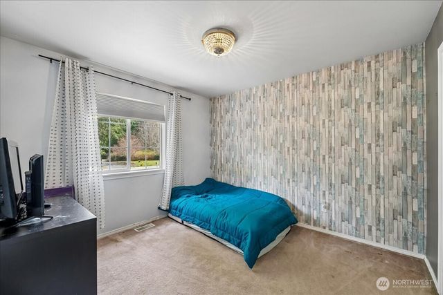 7259 NW Columbine Place, Seabeck, WA 98380