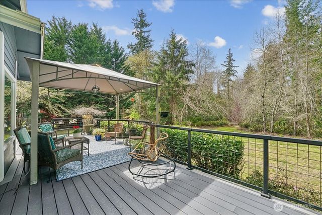 7259 NW Columbine Place, Seabeck, WA 98380