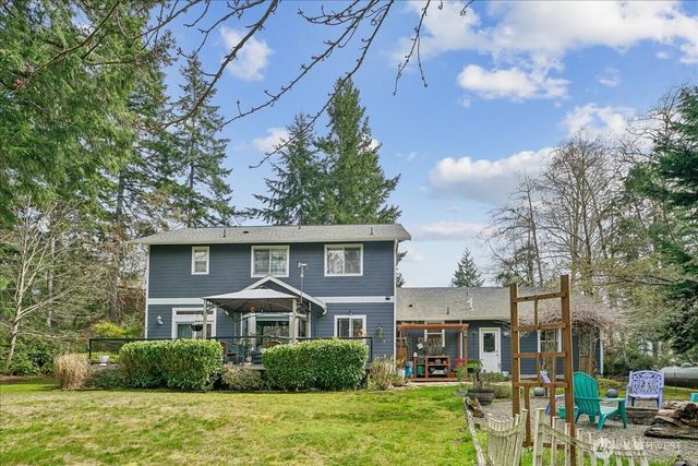 7259 NW Columbine Place, Seabeck, WA 98380