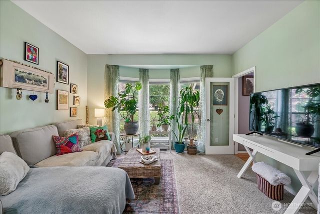 7259 NW Columbine Place, Seabeck, WA 98380