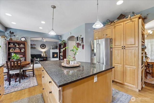 7259 NW Columbine Place, Seabeck, WA 98380