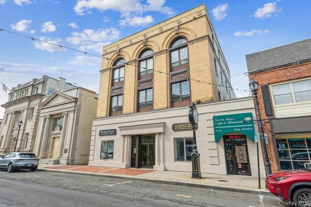 15 Glen Street 206, Glen Cove, NY 11542