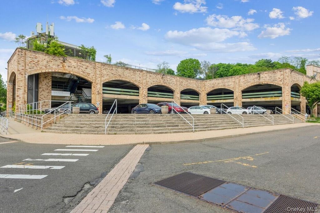 15 Glen Street 206, Glen Cove, NY 11542 — photo 3