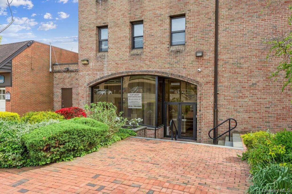 15 Glen Street 206, Glen Cove, NY 11542 — photo 4