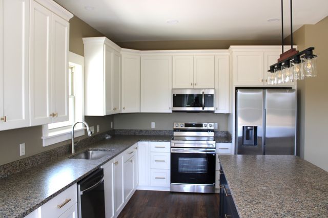 739 Long Mountain Rd, Mcminnville, TN 37110