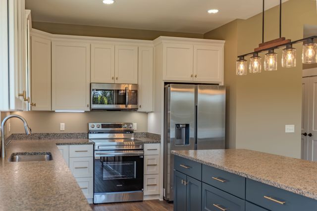 739 Long Mountain Rd, Mcminnville, TN 37110