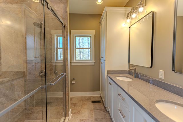739 Long Mountain Rd, Mcminnville, TN 37110