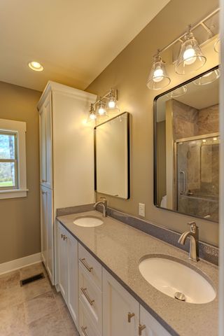 739 Long Mountain Rd, Mcminnville, TN 37110
