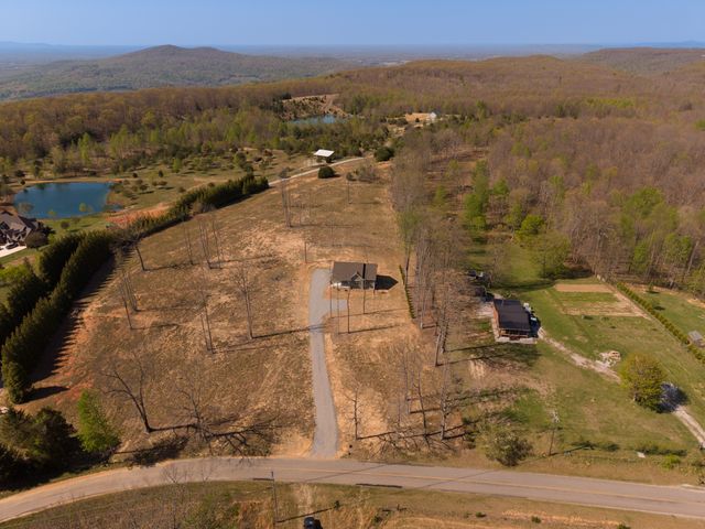 739 Long Mountain Rd, Mcminnville, TN 37110