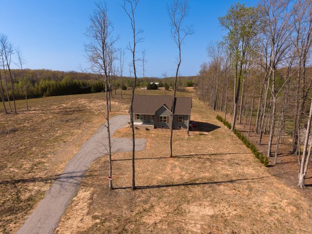 739 Long Mountain Rd, Mcminnville, TN 37110