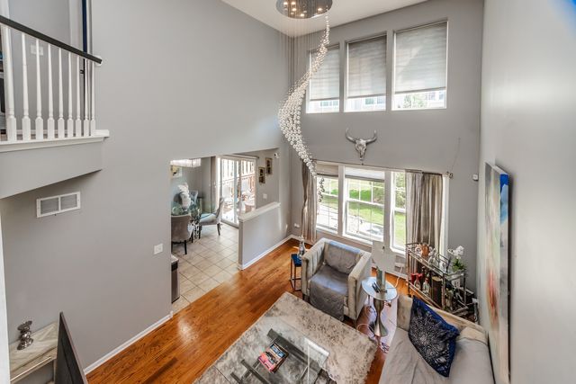 16146 Hillcrest Circle, Orland Park, IL 60467