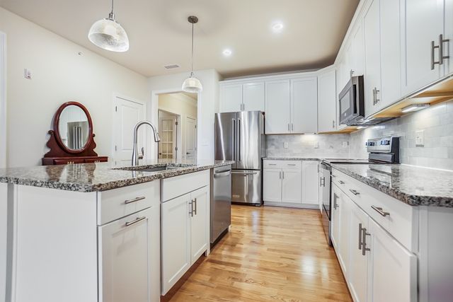401 Emery 406, Sudbury, MA 01776