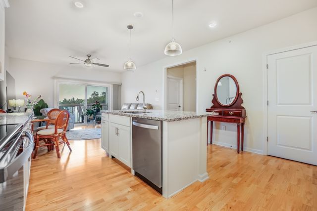 401 Emery 406, Sudbury, MA 01776