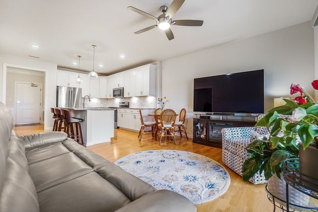 401 Emery 406, Sudbury, MA 01776