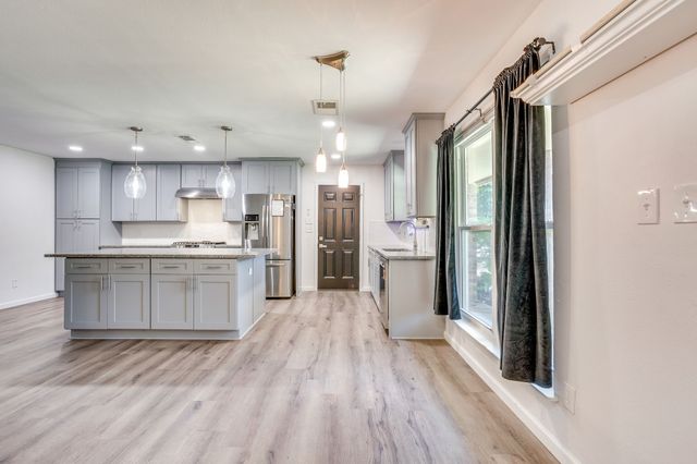 314 Bernice Court, Burleson, TX 76028
