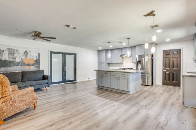 314 Bernice Court, Burleson, TX 76028