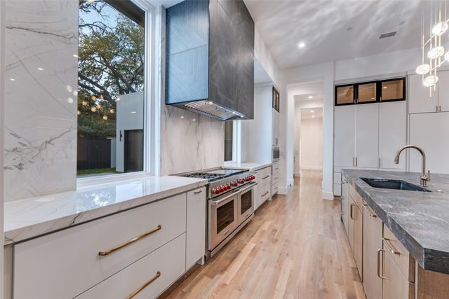 6006 Meadow Crest, Dallas, TX 75230