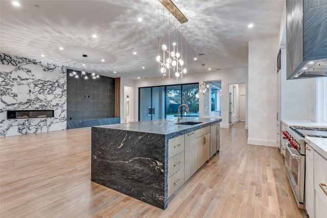 6006 Meadow Crest, Dallas, TX 75230