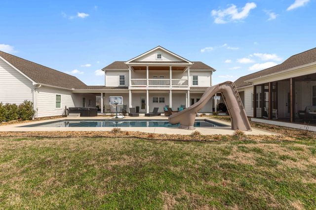 1103 Rogues Fork Rd, Bethpage, TN 37022