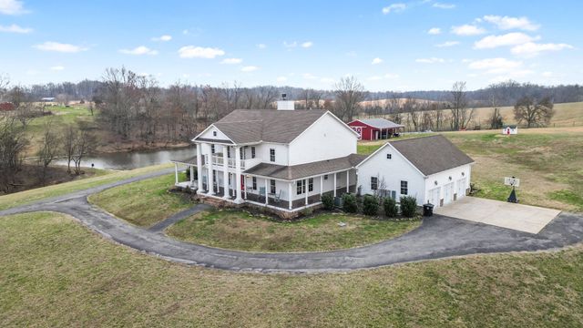 1103 Rogues Fork Rd, Bethpage, TN 37022