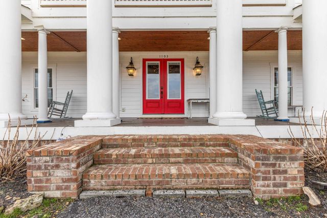 1103 Rogues Fork Rd, Bethpage, TN 37022